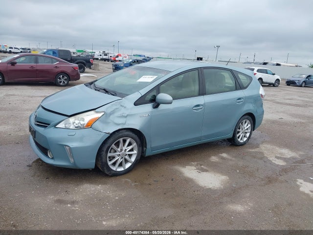 Toyota Prius v Five