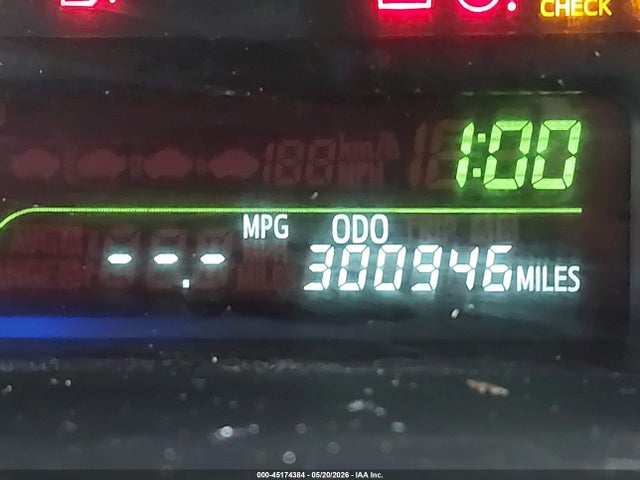 Toyota Prius v Five