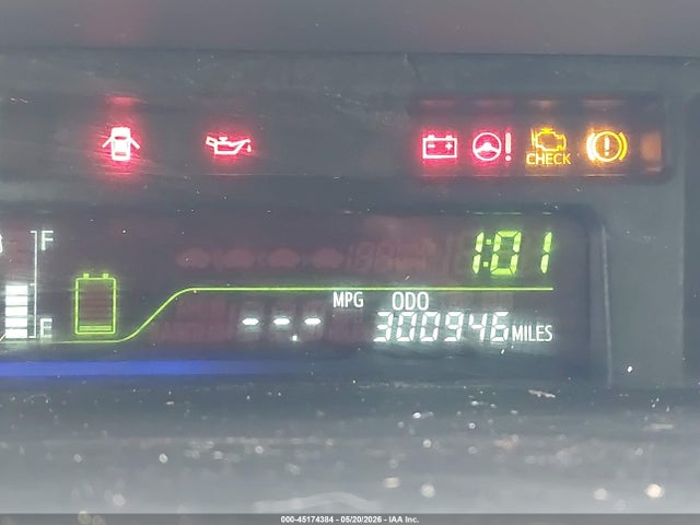 Toyota Prius v Five