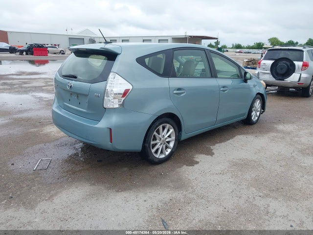 Toyota Prius v Five