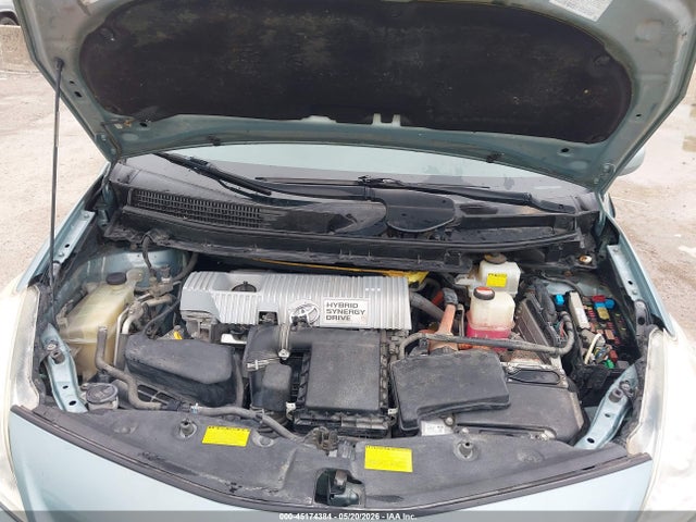 Toyota Prius v Five
