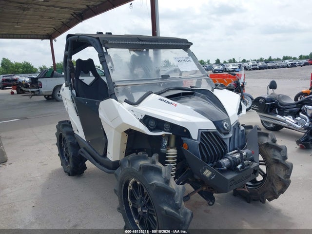 Salvage Can-Am Maverick Image