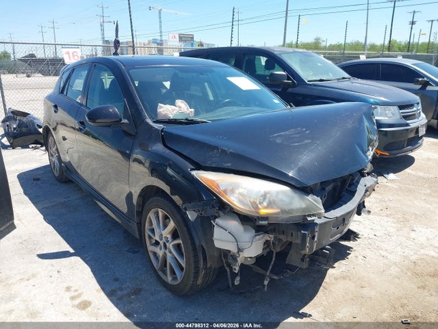 Salvage Mazda Mazda3 Image