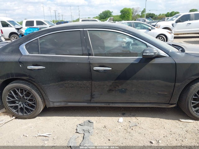 Nissan Maxima