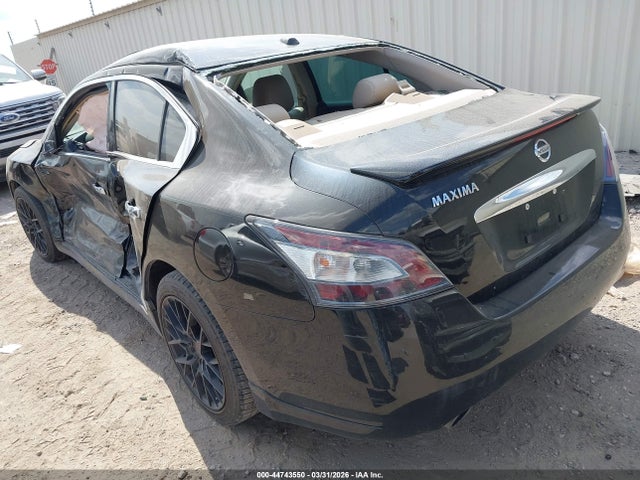 Nissan Maxima