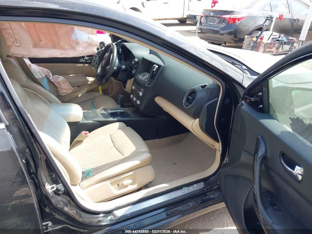 Nissan Maxima