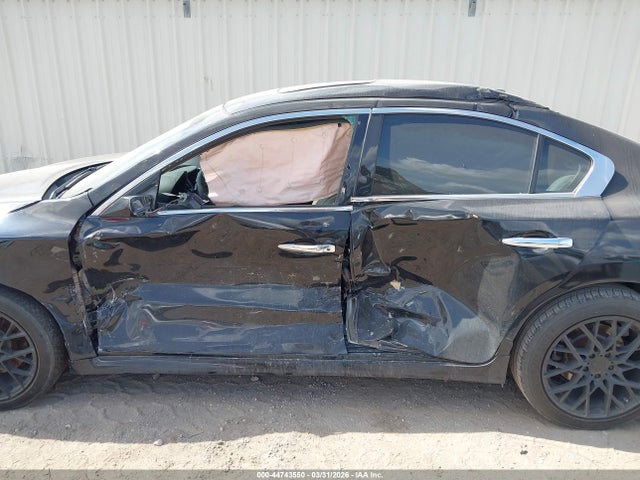 Nissan Maxima