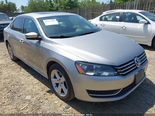 Salvage Volkswagen Passat Image