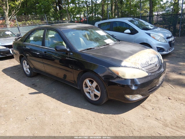 Salvage Toyota Camry Image