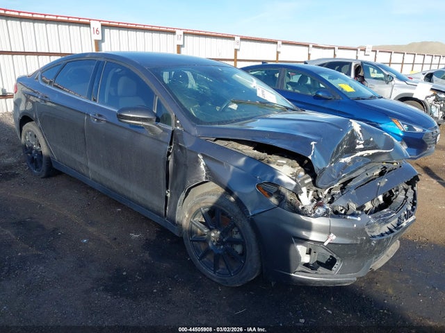 Salvage Ford Fusion Image