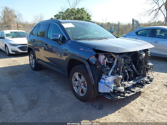 Salvage Toyota RAV4 Image