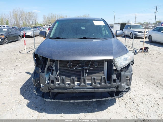Toyota Highlander Base V6