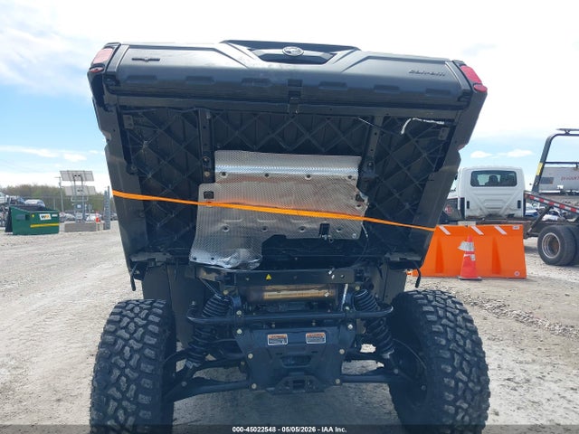 Can-Am Defender Max