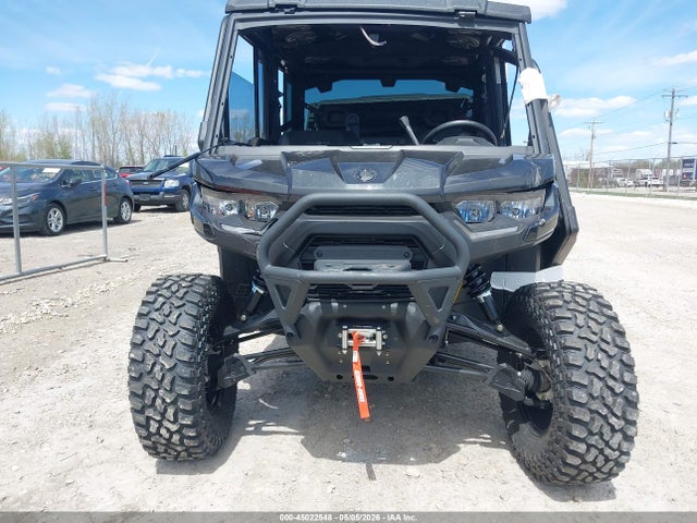 Can-Am Defender Max