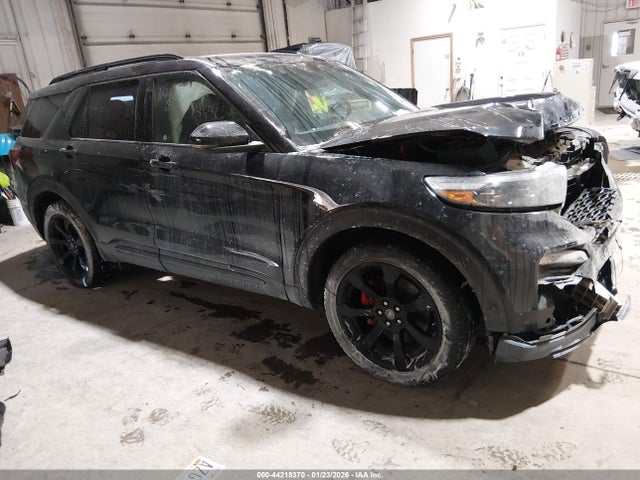 Salvage Ford Explorer Image