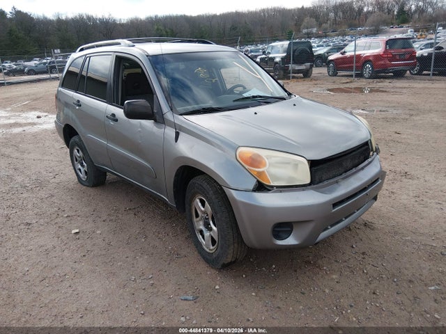 Salvage Toyota RAV4 Image