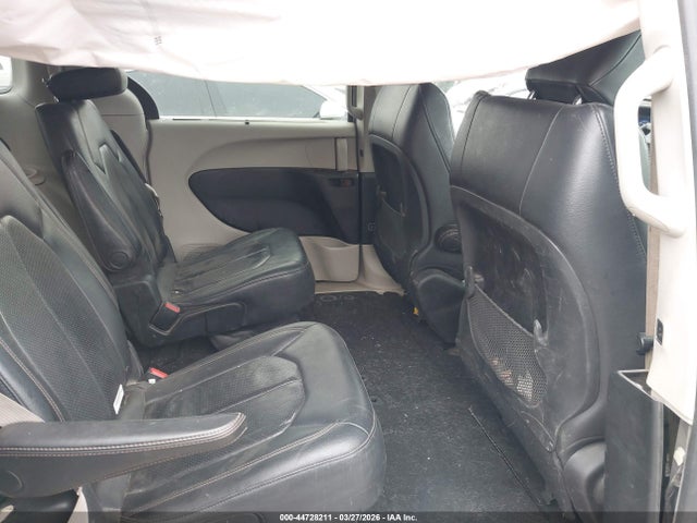 Chrysler Pacifica Touring L