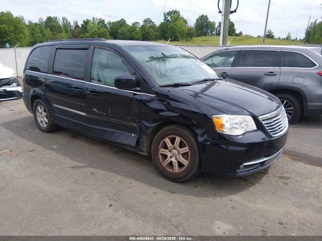 Salvage Chrysler Town & Country Image