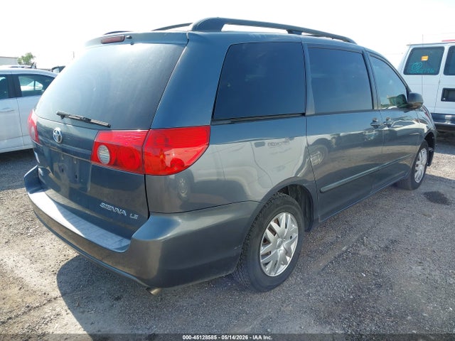Toyota Sienna Le