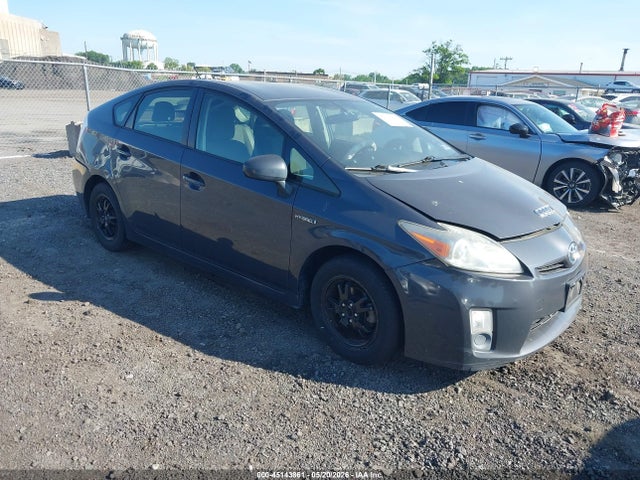 Salvage Toyota Prius Image