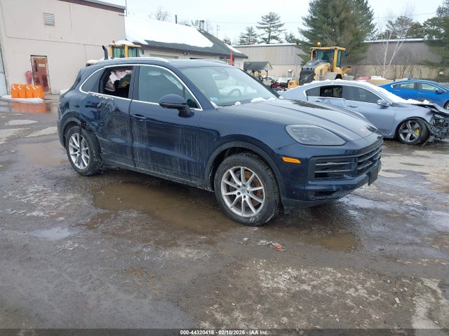 Salvage Porsche Cayenne Image