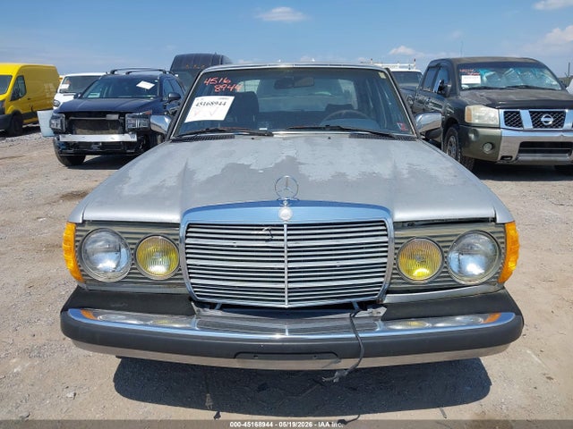 Mercedes-Benz 300 Dt