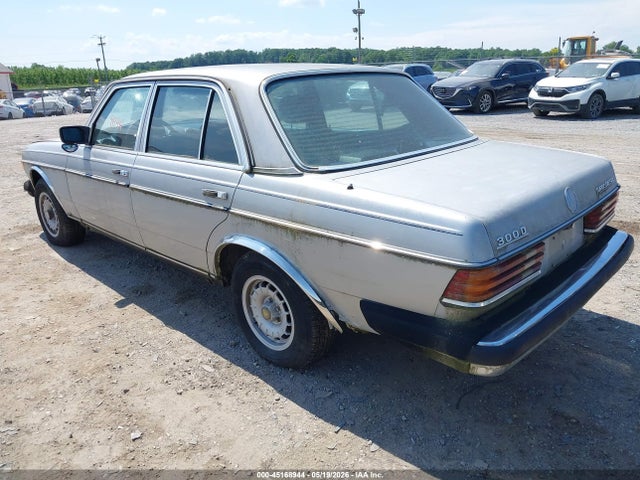 Mercedes-Benz 300 Dt