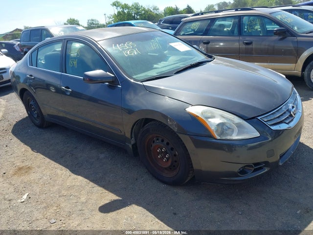 Salvage Nissan Altima Image