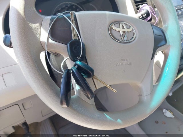 Toyota Sienna Le 8 Passenger