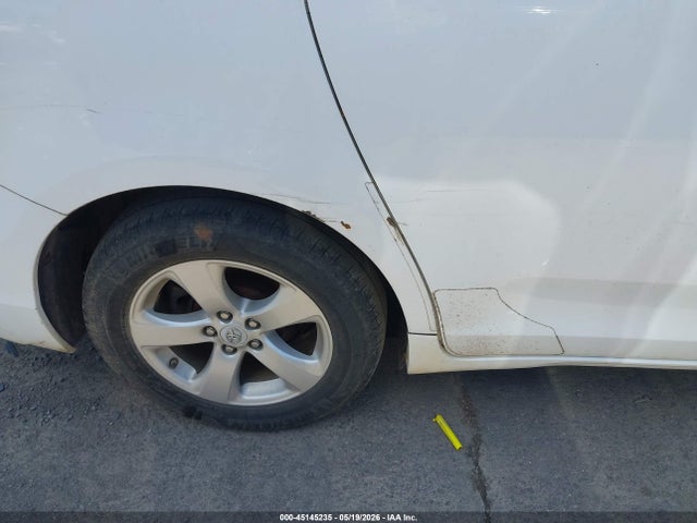 Toyota Sienna Le 8 Passenger