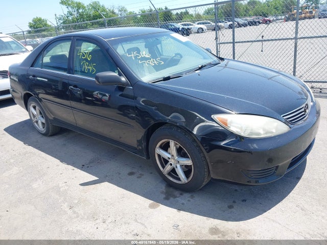Salvage Toyota Camry Image