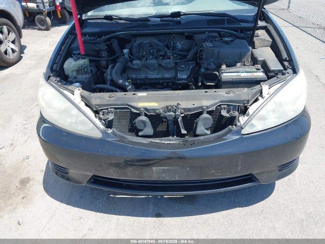 Toyota Camry Le V6