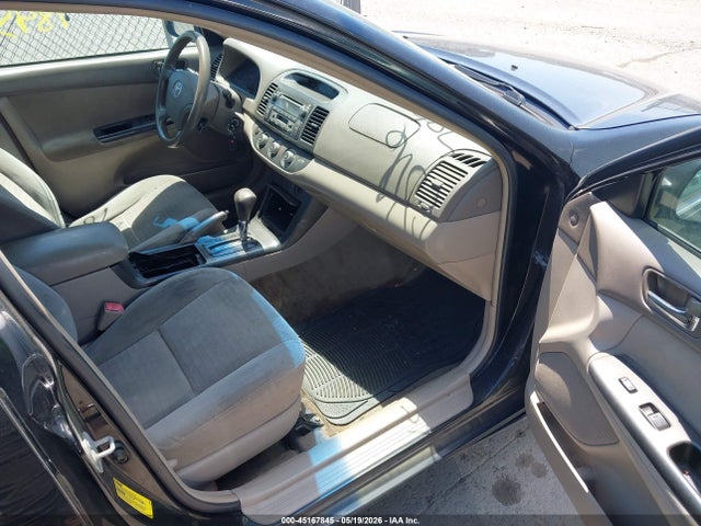 Toyota Camry Le V6