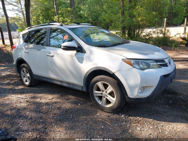 Salvage Toyota RAV4 Image