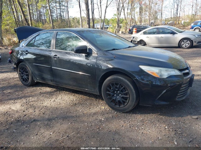 Salvage Toyota Camry Image