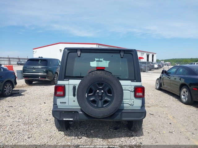 Jeep Wrangler 4-door Sport 4x4