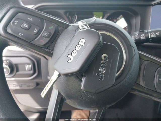 Jeep Wrangler 4-door Sport 4x4