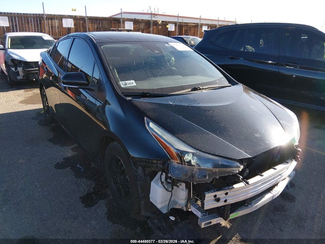 Salvage Toyota Prius Image