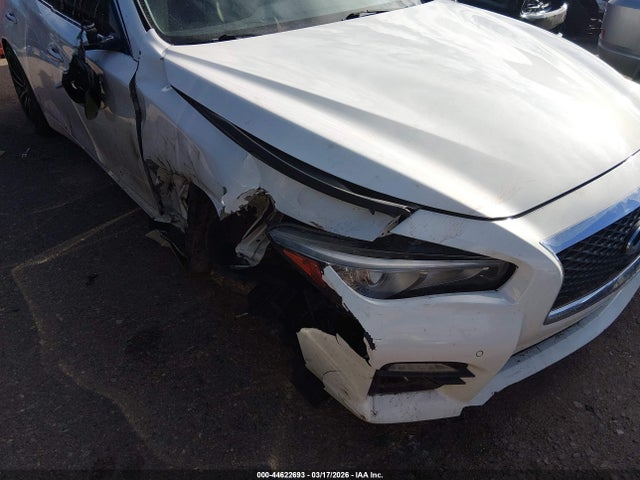 INFINITI Q50 Sport