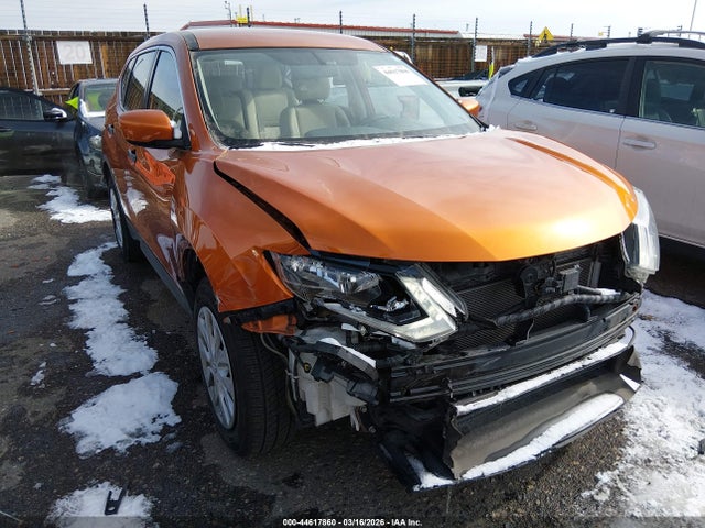 Salvage Nissan Rogue Image