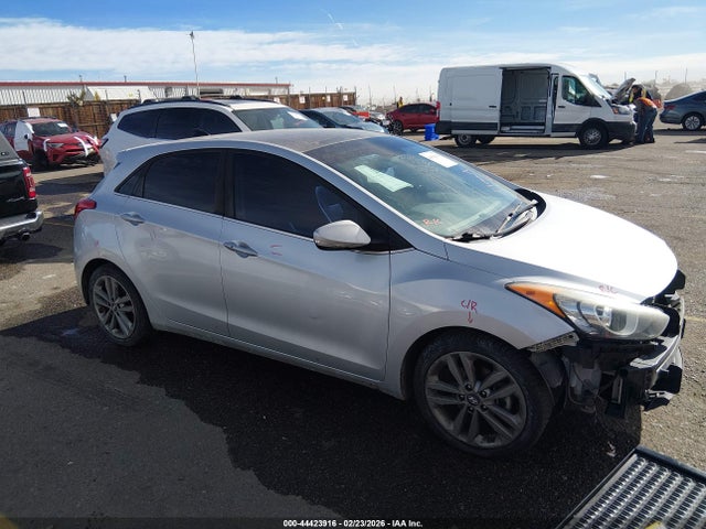 Salvage Hyundai ELANTRA Image