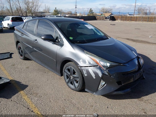 Salvage Toyota Prius Image