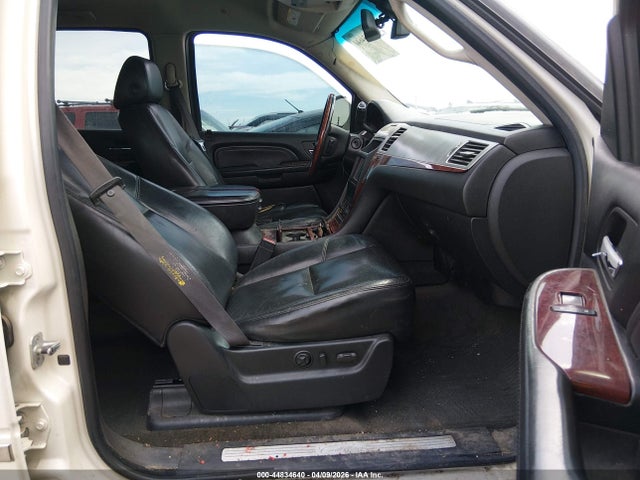 Cadillac Escalade Standard