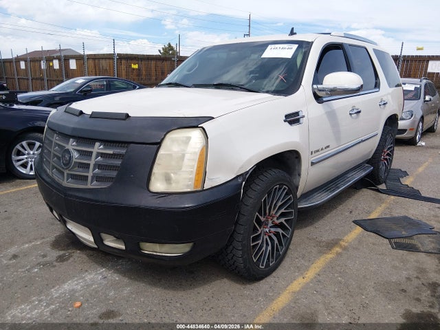 Cadillac Escalade Standard