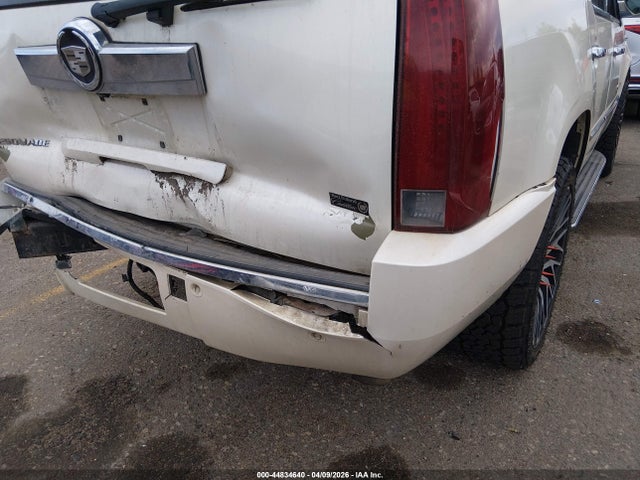 Cadillac Escalade Standard