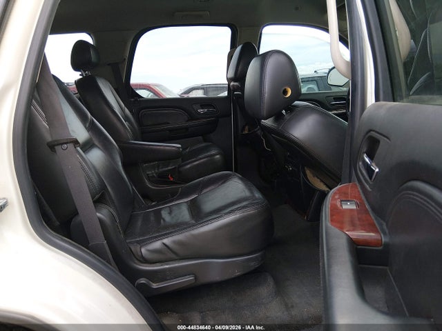 Cadillac Escalade Standard