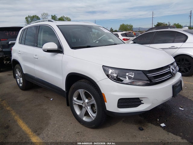 Salvage Volkswagen Tiguan Image