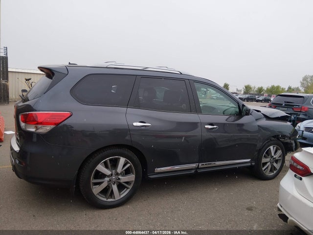 Nissan Pathfinder Platinum