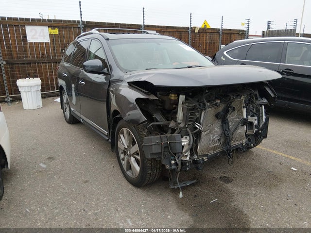 Salvage Nissan Pathfinder Image