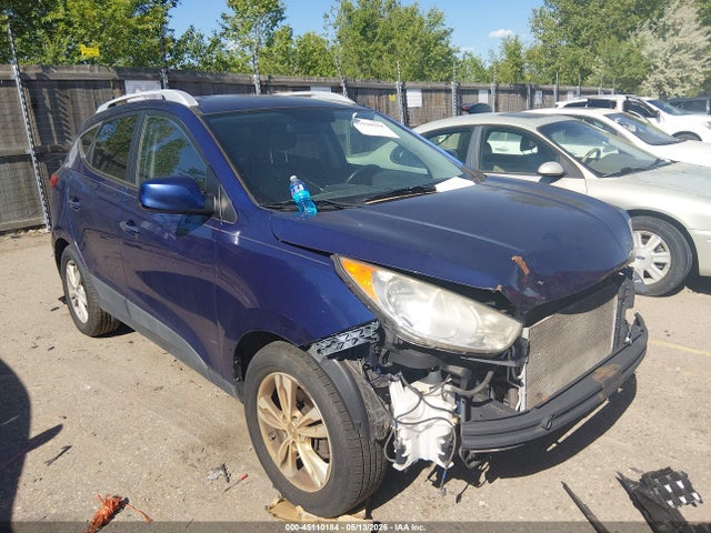Salvage Hyundai TUCSON Image
